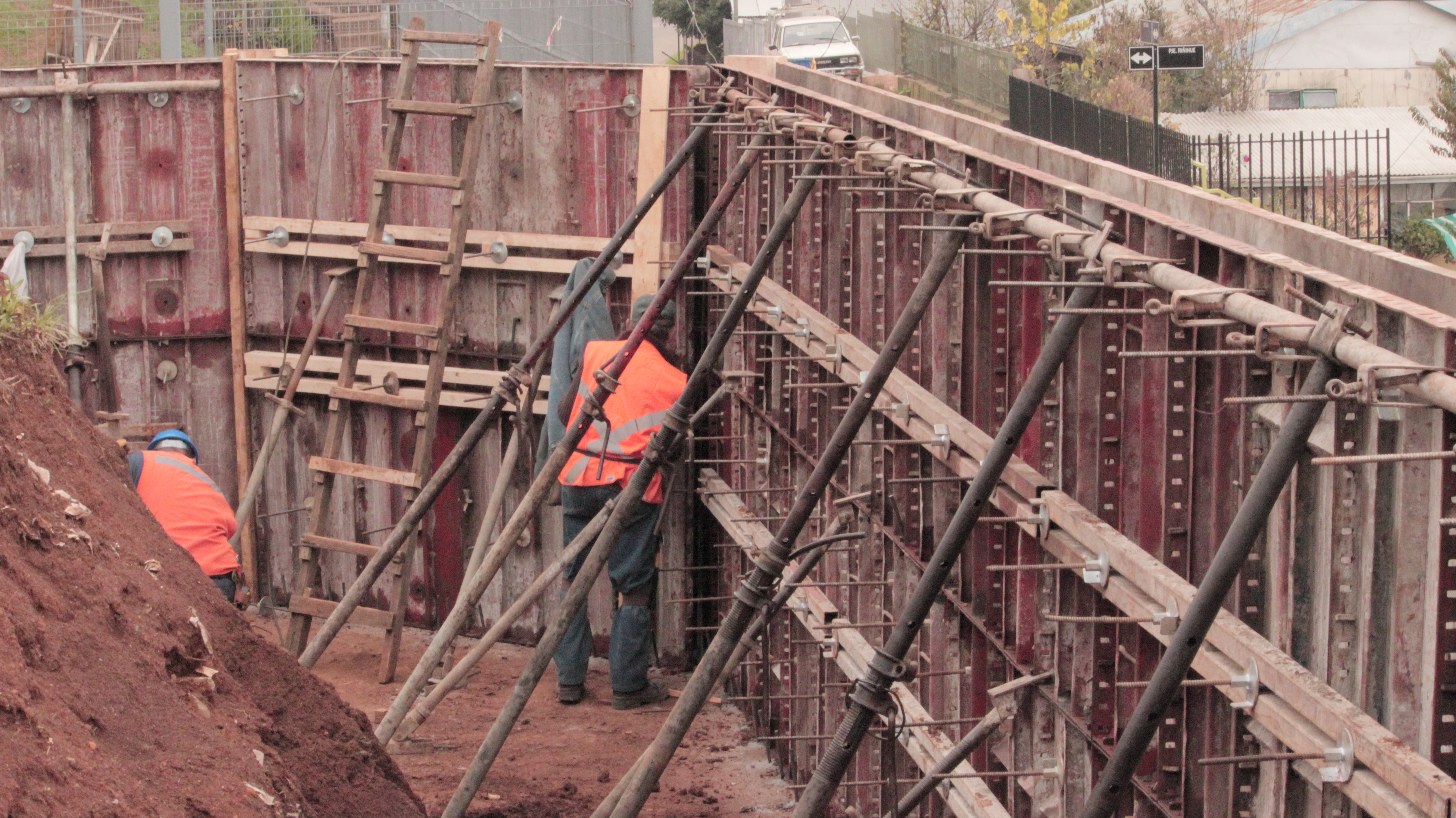 Obra de infraestructura comunitaria en terreno